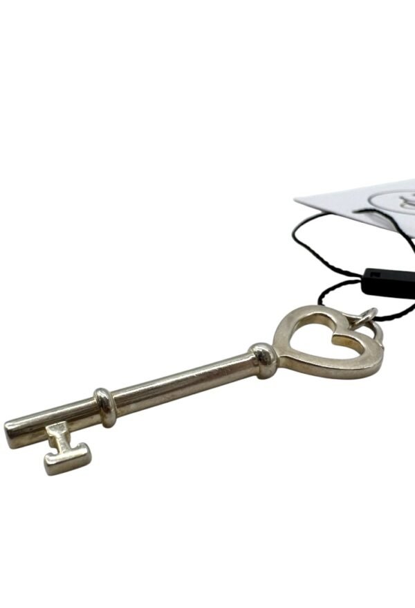TIFFANY & CO - KEY CHARM HEART
